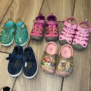 Size 7 lot of sandals tennis shoes girl